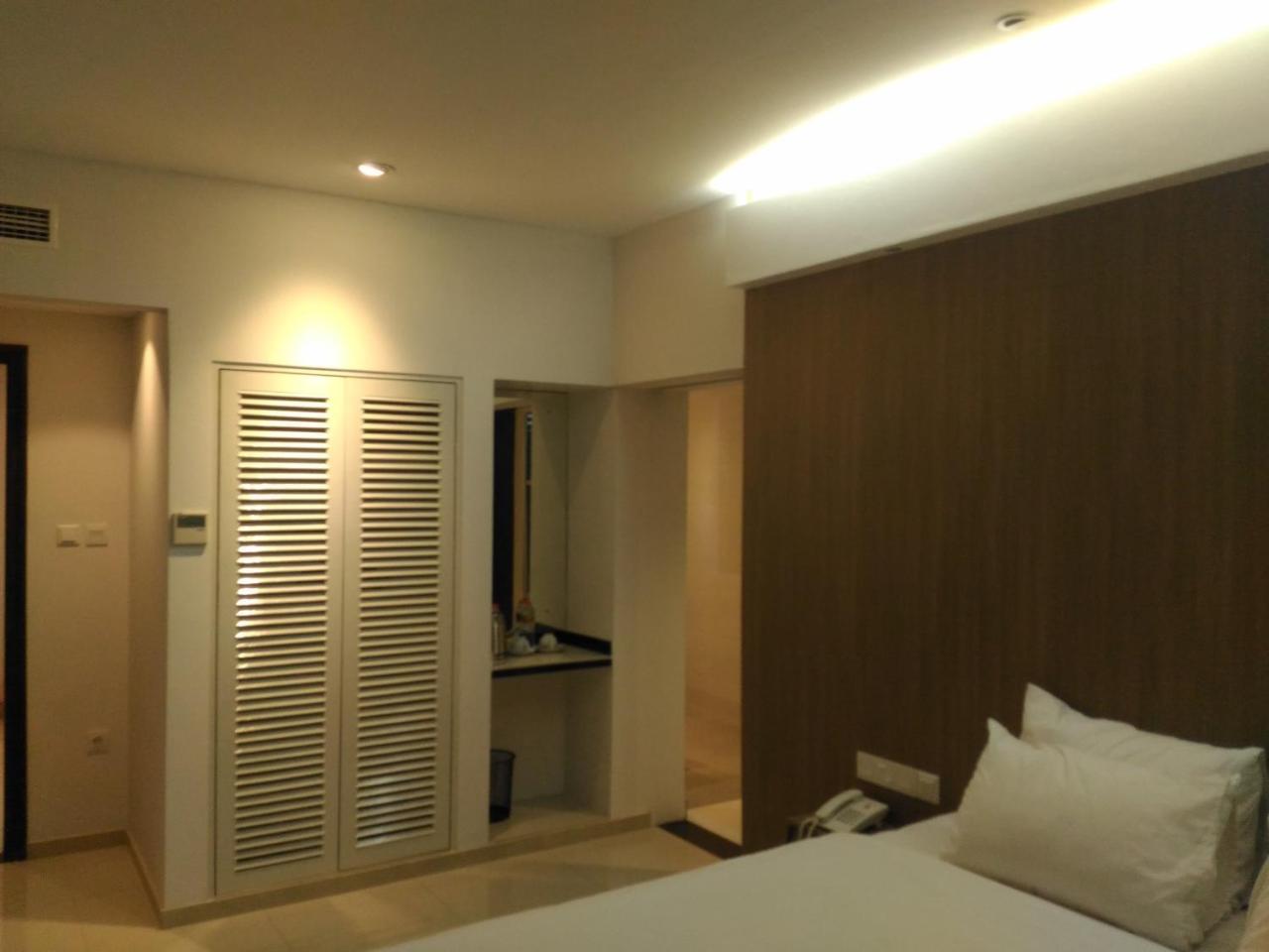 Hotel Kharisma Madiun Exterior photo